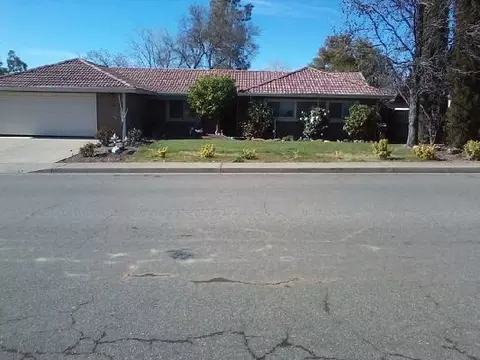 442 Peppertree Ln, Redding, CA 96003 photo 1