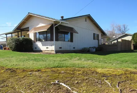 2445 Marion Ct, Redding, CA 96001 photo 3