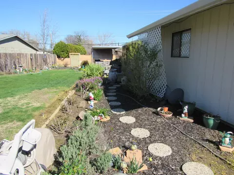2445 Marion Ct, Redding, CA 96001 photo 23