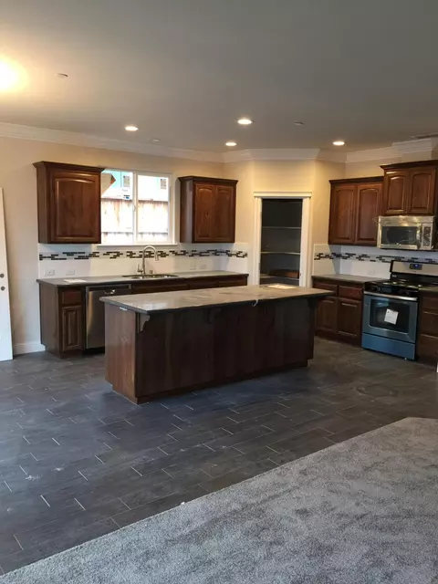 239 Mill Valley Pkwy, Redding, CA 96003 photo 3