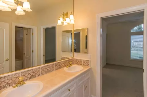 2604 Cumberland Dr, Redding, CA 96001 photo 23
