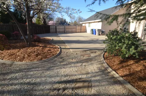 2682 La Rinconada Pl, Redding, CA 96002 photo 9