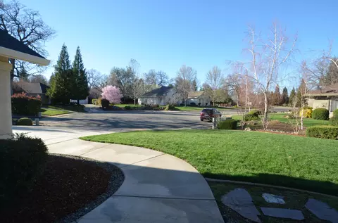 2682 La Rinconada Pl, Redding, CA 96002 photo 5