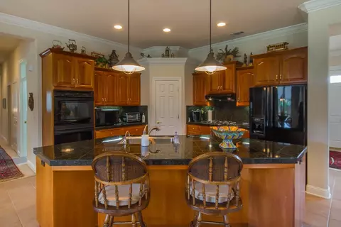 4172 Brittany Dr, Redding, CA 96002 photo 5
