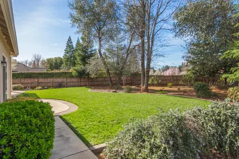 4172 Brittany Dr, Redding, CA 96002 photo 9