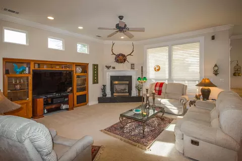 4172 Brittany Dr, Redding, CA 96002 photo 2