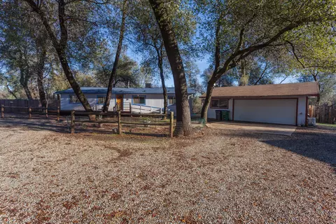 10709 Old Oregon Trl, Redding, CA 96003 photo 2