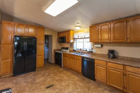 10709 Old Oregon Trl, Redding, CA 96003 photo 18