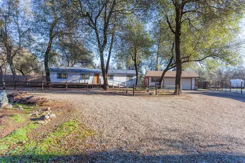 10709 Old Oregon Trl, Redding, CA 96003 photo 1
