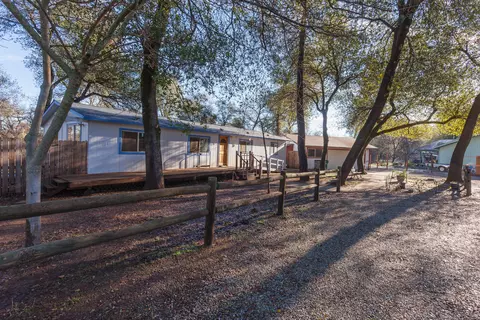 10709 Old Oregon Trl, Redding, CA 96003 photo 3