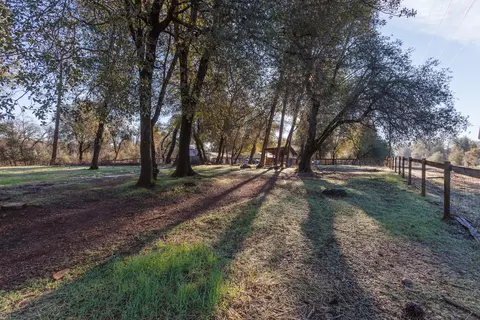 10709 Old Oregon Trl, Redding, CA 96003 photo 7