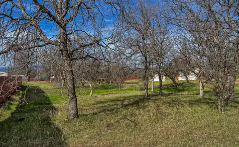 2674 Old Oregon Trl, Redding, CA 96003 photo 5