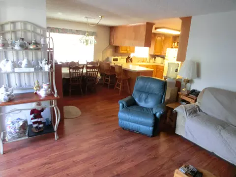 3460 Riverview, Redding, CA 96001 photo 4
