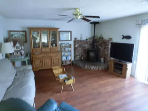 3460 Riverview, Redding, CA 96001 photo 5