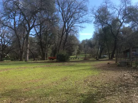 11602 Mae Ln, Redding, CA 96003 photo 2