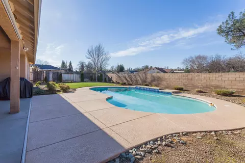 1318 Bonhurst Dr, Redding, CA 96003 photo 39