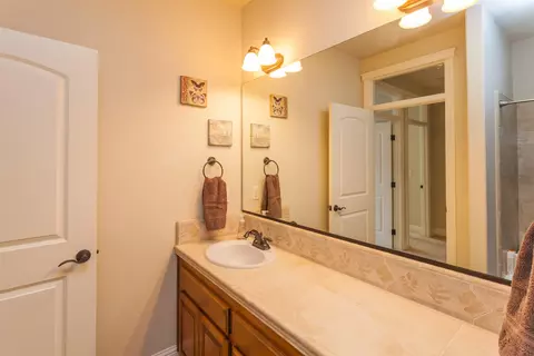 1318 Bonhurst Dr, Redding, CA 96003 photo 30