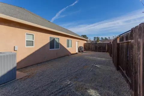 1318 Bonhurst Dr, Redding, CA 96003 photo 43