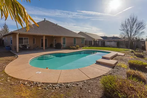 1318 Bonhurst Dr, Redding, CA 96003 photo 40