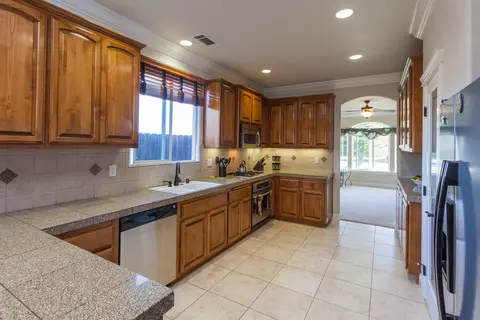 1318 Bonhurst Dr, Redding, CA 96003 photo 12