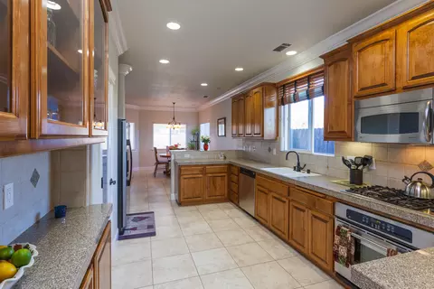 1318 Bonhurst Dr, Redding, CA 96003 photo 10