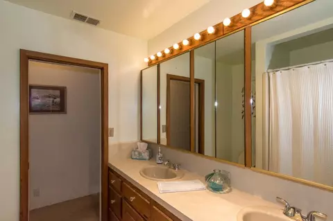 110 Wilshire Dr, Redding, CA 96002 photo 16