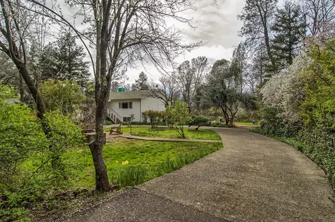 2550 Baier Rd, Redding, CA 96003 photo 32