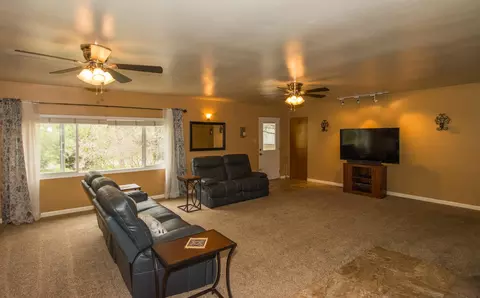 2550 Baier Rd, Redding, CA 96003 photo 2