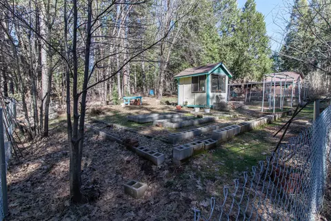 14944 Phillips Rd, Oak Run, CA 96069 photo 3
