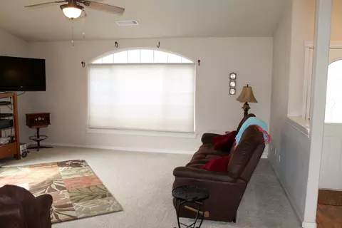 6546 Creekside St, Redding, CA 96001 photo 9