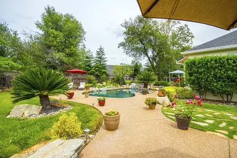 2824 Green Riffle Rd, Redding, CA 96002 photo 3