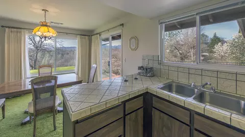 3355 Panorama Dr, Redding, CA 96003 photo 13