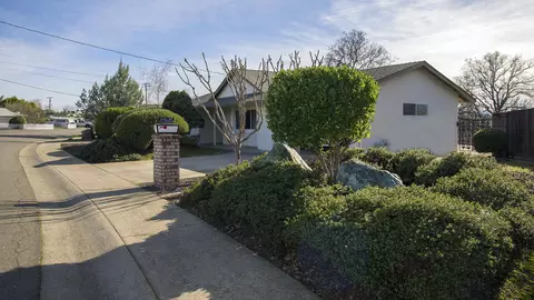 3355 Panorama Dr, Redding, CA 96003 photo 5