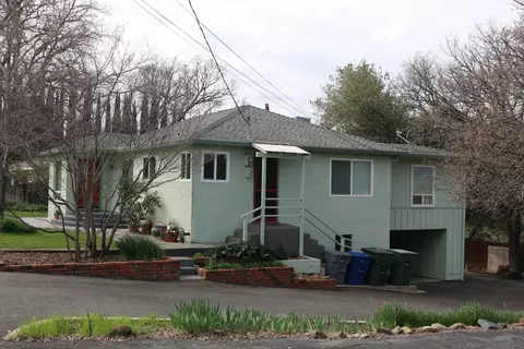 1694 Ridge Dr, Redding, CA 96001 photo 3