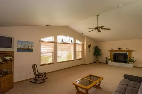11338 Rugby Hill Dr, Redding, CA 96003 photo 3
