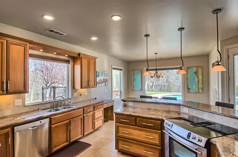 6950 Panda Ct, Anderson, CA 96007 photo 5