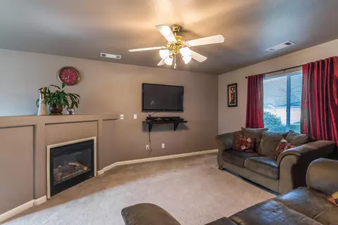 3706 Vinewood Dr, Anderson, CA 96007 photo 3