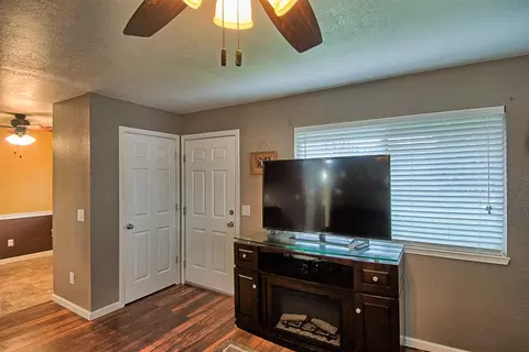 2510 Toyon St, Anderson, CA 96007 photo 4