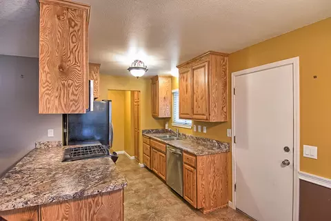 2510 Toyon St, Anderson, CA 96007 photo 10