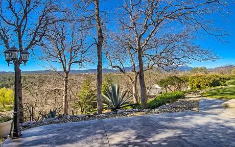 910 Stanford Pl, Redding, CA 96003 photo 25