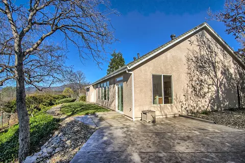 910 Stanford Pl, Redding, CA 96003 photo 23