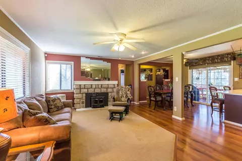 9480 Winegar Rd, Redding, CA 96003 photo 2