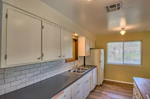 11487 Hawley Rd, Redding, CA 96003 photo 13