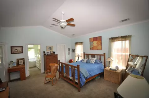 1613 Spanish Bay Dr, Redding, CA 96003 photo 9