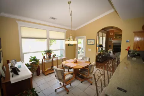 1613 Spanish Bay Dr, Redding, CA 96003 photo 5