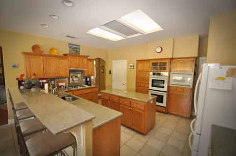 1613 Spanish Bay Dr, Redding, CA 96003 photo 2