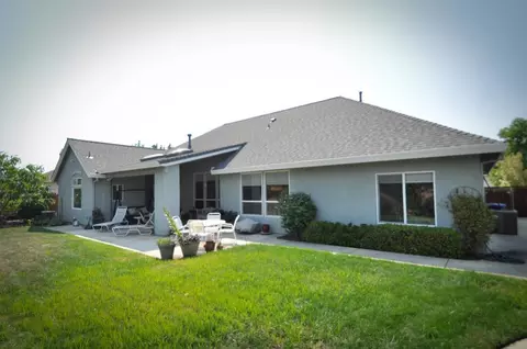 1613 Spanish Bay Dr, Redding, CA 96003 photo 10