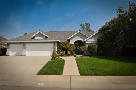 1613 Spanish Bay Dr, Redding, CA 96003 photo 1