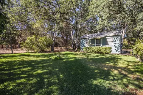 2638 Bunker St, Redding, CA 96002 photo 1