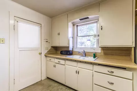2638 Bunker St, Redding, CA 96002 photo 8